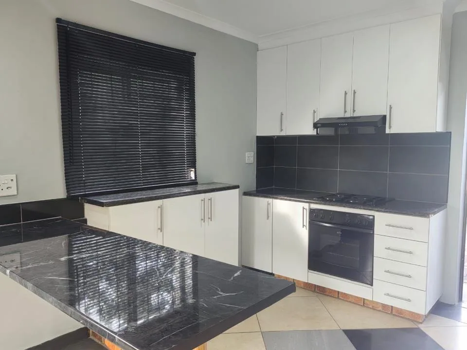 2 Bedroom Apartment / flat to rent in Wild en Weide