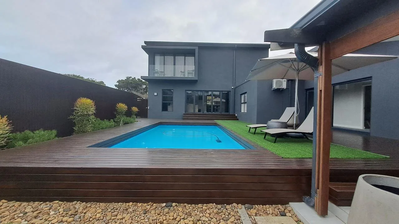 4 Bedroom House for sale in Salt Rock