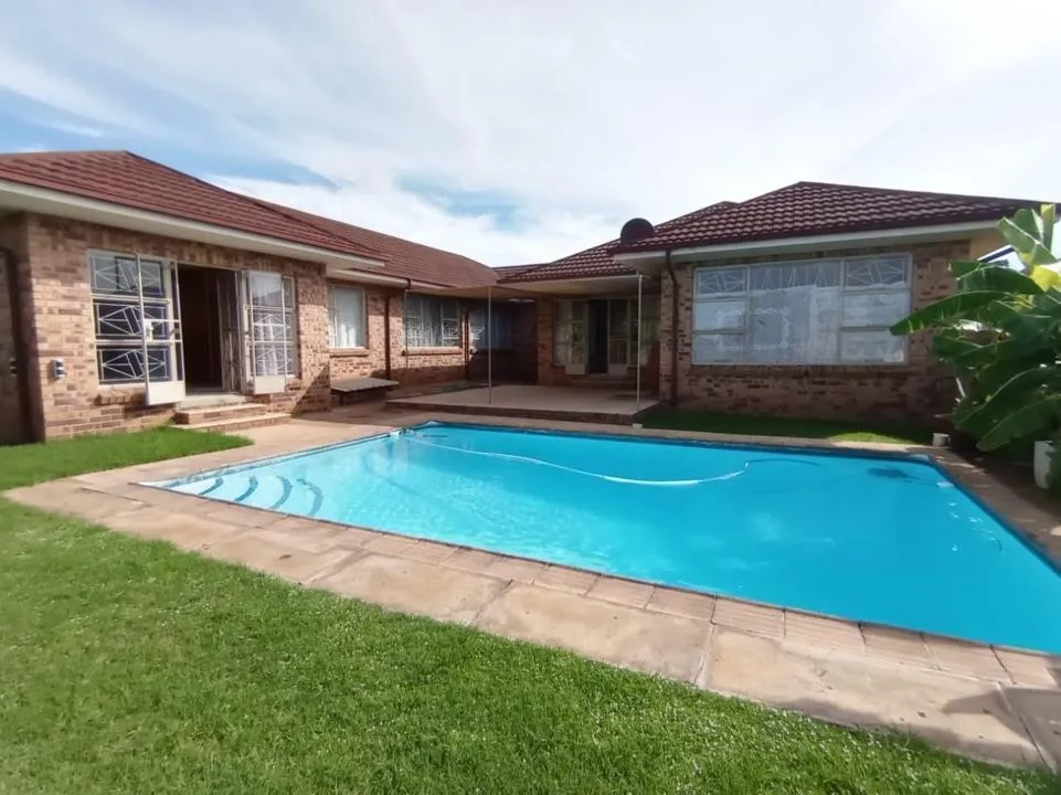 4 Bedroom House for sale in Parys