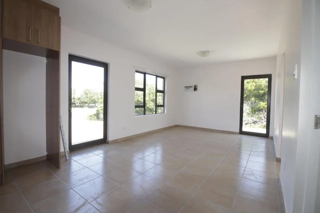 2 Bedroom House to rent in Paradise Beach