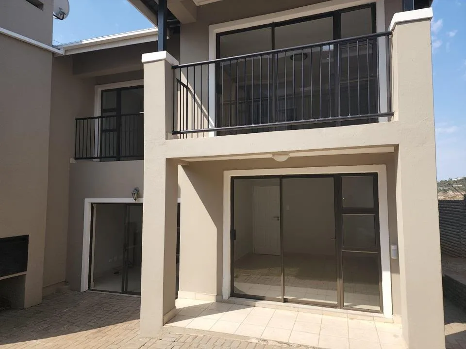 4 Bedroom Townhouse for sale in Lilyvale S H