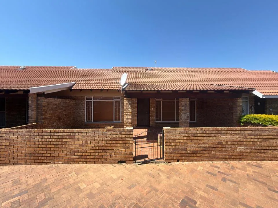 2 Bedroom Apartment / flat to rent in Stilfontein Ext 4
