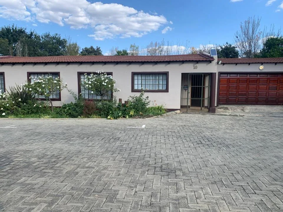 3 Bedroom Townhouse for sale in Standerton Central