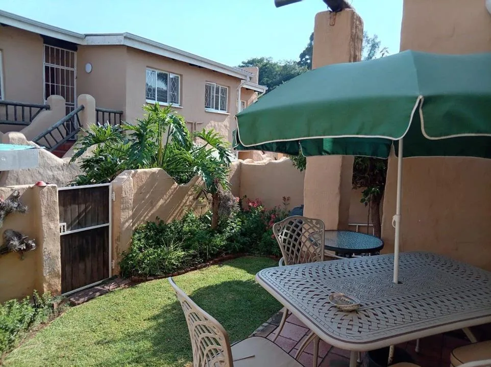 2 Bedroom Townhouse for sale in Roodekrans