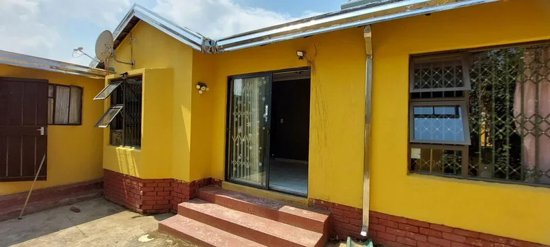 3 Bedroom House in Olievenhoutbos