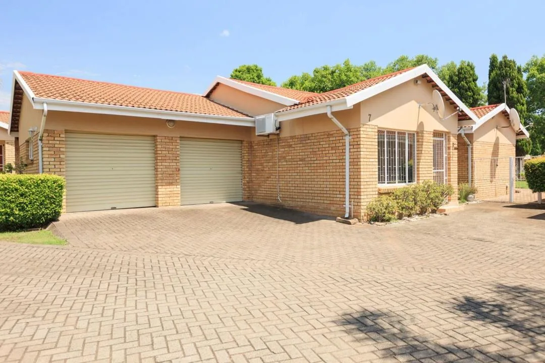 3 Bedroom Townhouse for sale in Pioneer Park