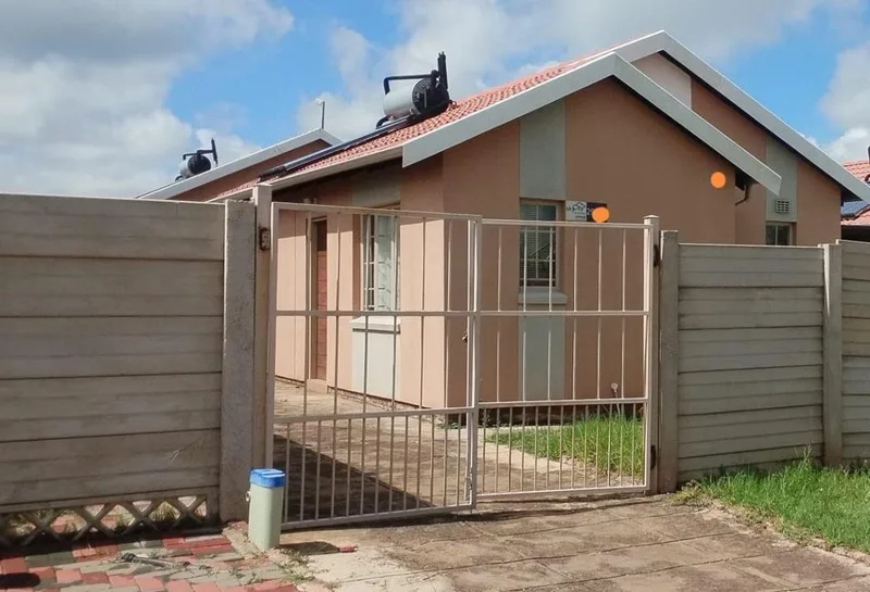 2 Bedroom House for sale in Sky City