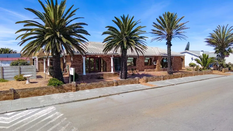 17 Bedroom House in Lamberts Bay