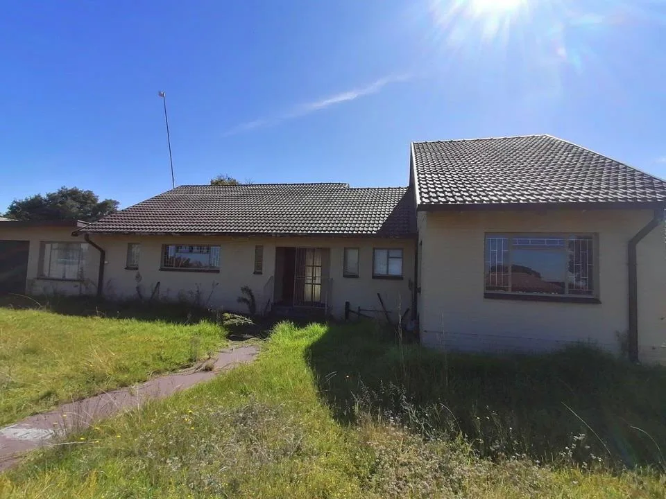 4 Bedroom House for sale in Rietkuil