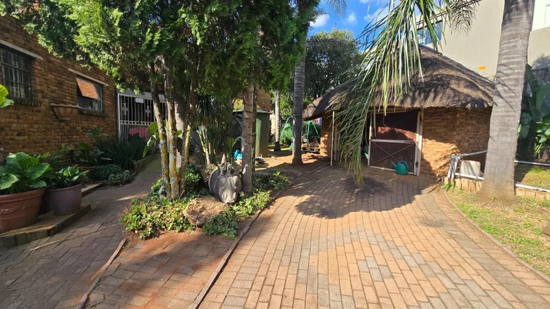 4 Bedroom House in Noordheuwel