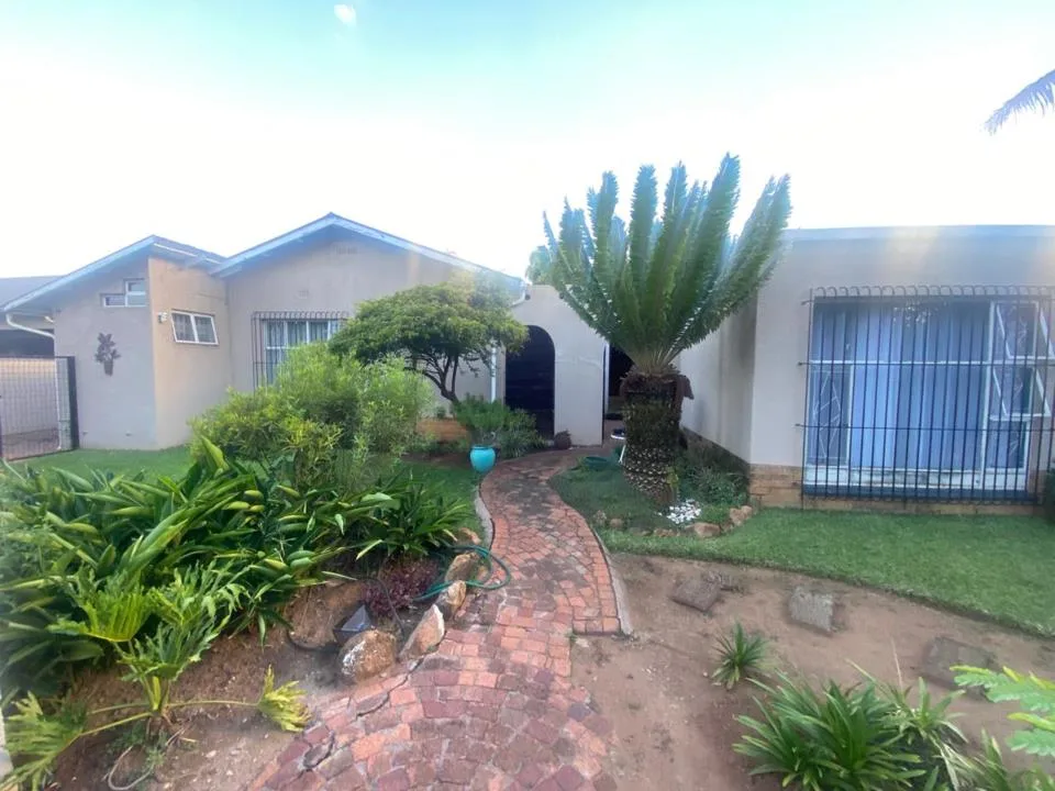 3 Bedroom House for sale in Queenswood