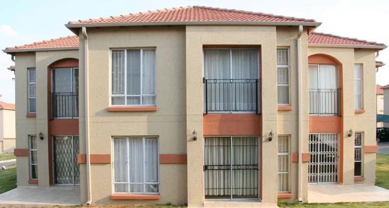 2 Bedroom Townhouse for sale in Ormonde View