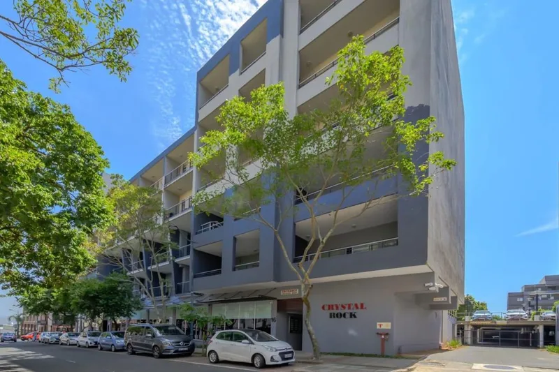 3 Bedroom Apartment / flat to rent in New Town Centre
