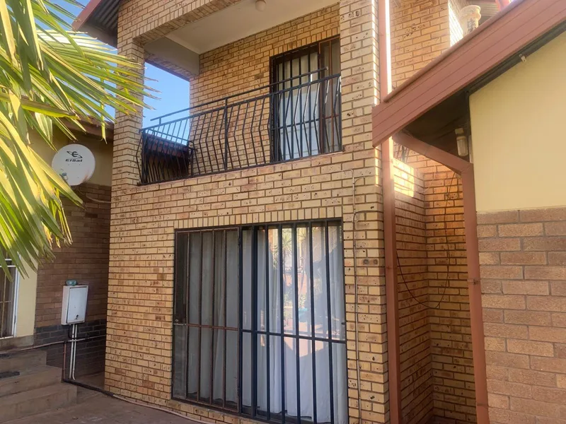 2 Bedroom Apartment in Postmasburg