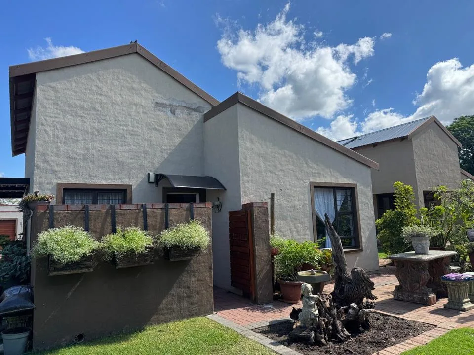 2 Bedroom Townhouse for sale in Waterval East