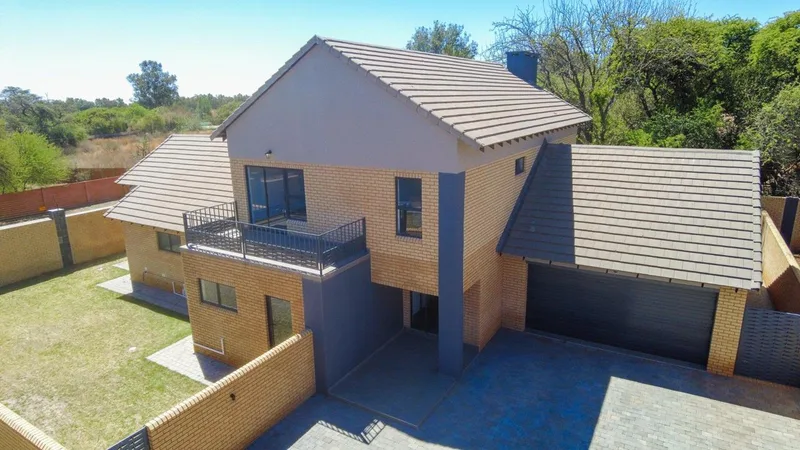 5 Bedroom Townhouse for sale in Wilkoppies