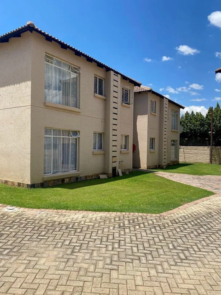 2 Bedroom Apartment / flat for sale in Baillie Park