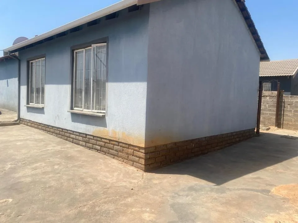 2 Bedroom House for sale in Klarinet