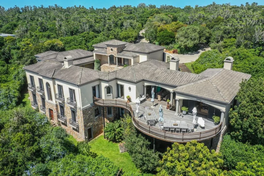 7 Bedroom House to rent in Boesmansriviermond