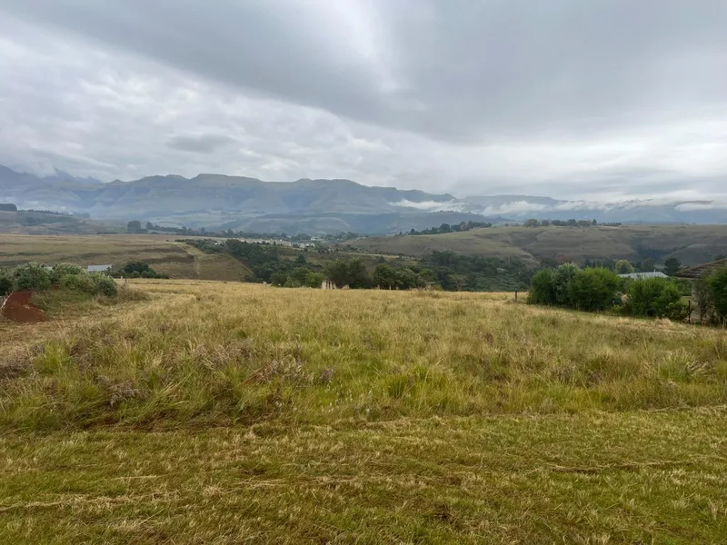 917 m² Land available in Cathkin Estate