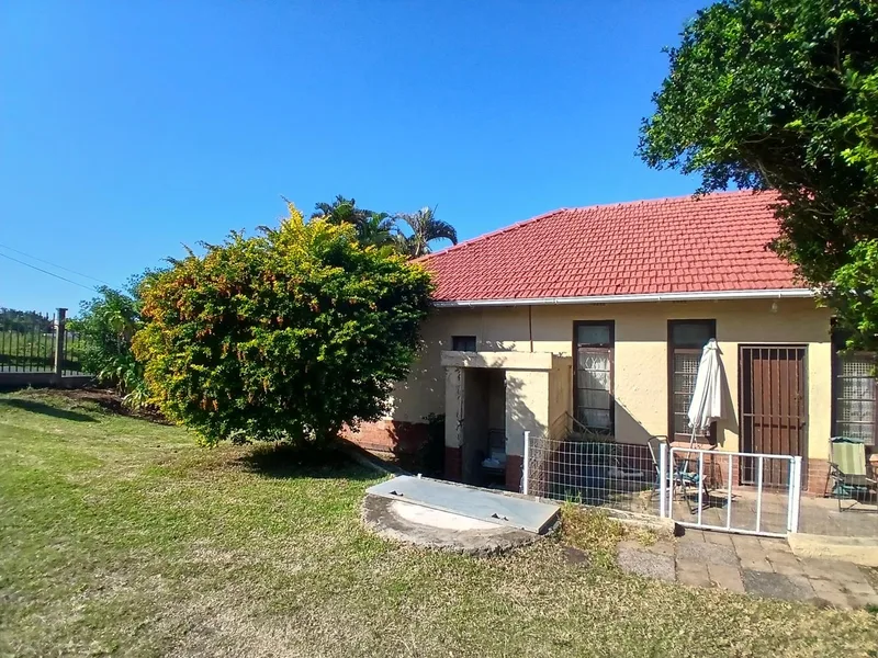 5 Bedroom House in Manaba Beach