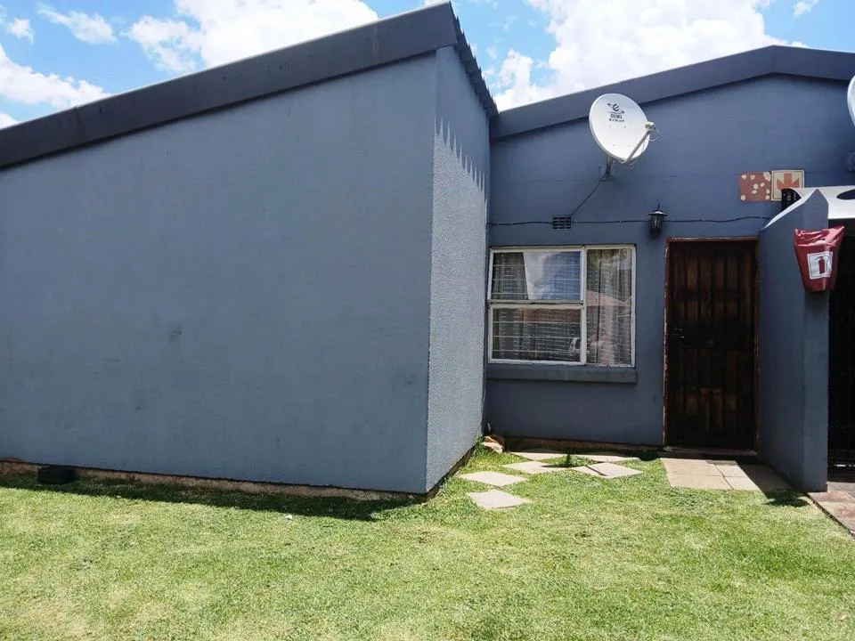 3 Bedroom Townhouse for sale in Naturena