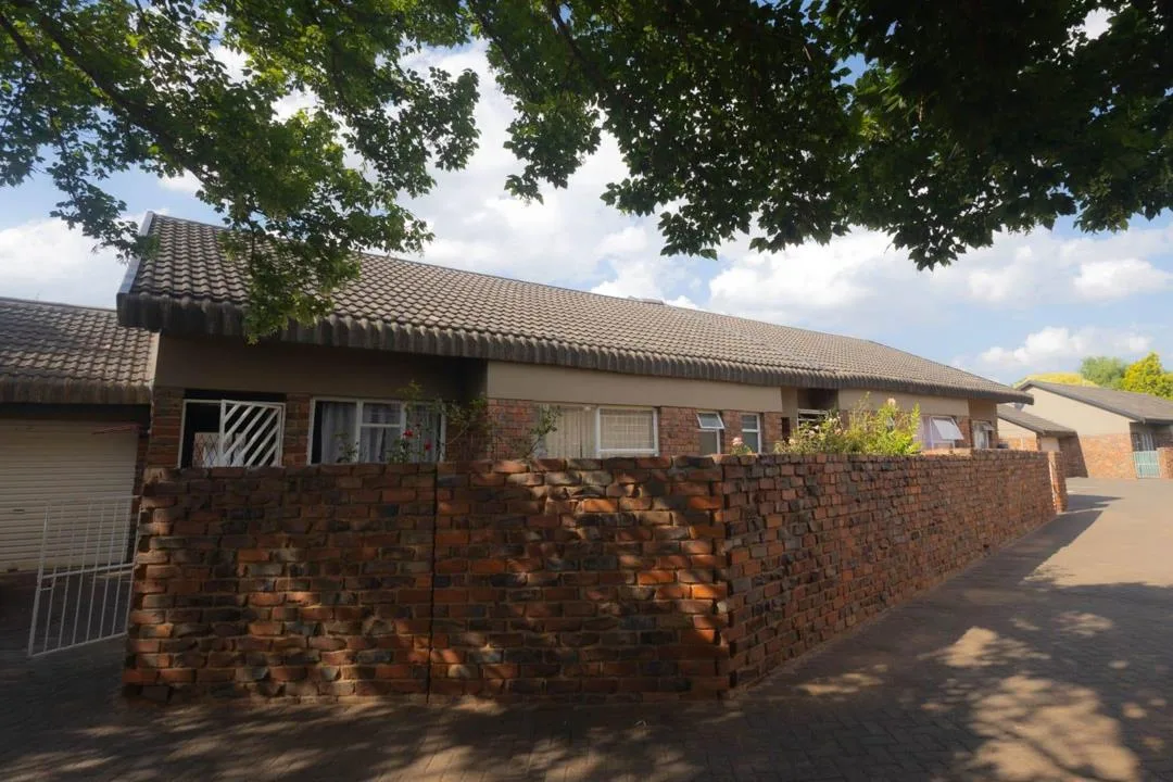 2 Bedroom Townhouse for sale in Pellissier
