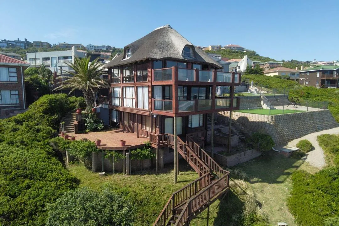 10 Bedroom House for sale in Dana Bay