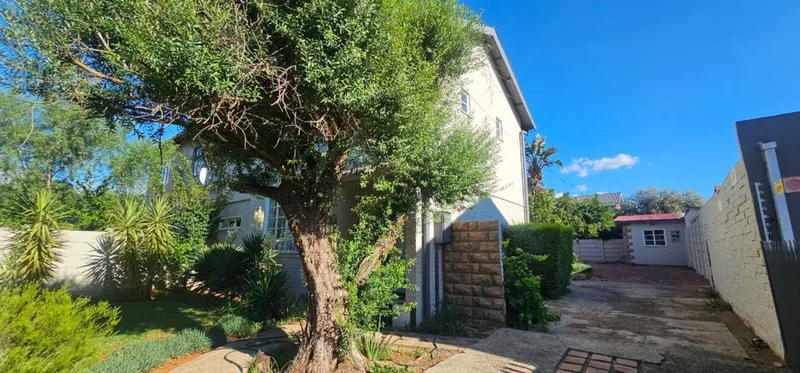 3 Bedroom House for sale in New Park