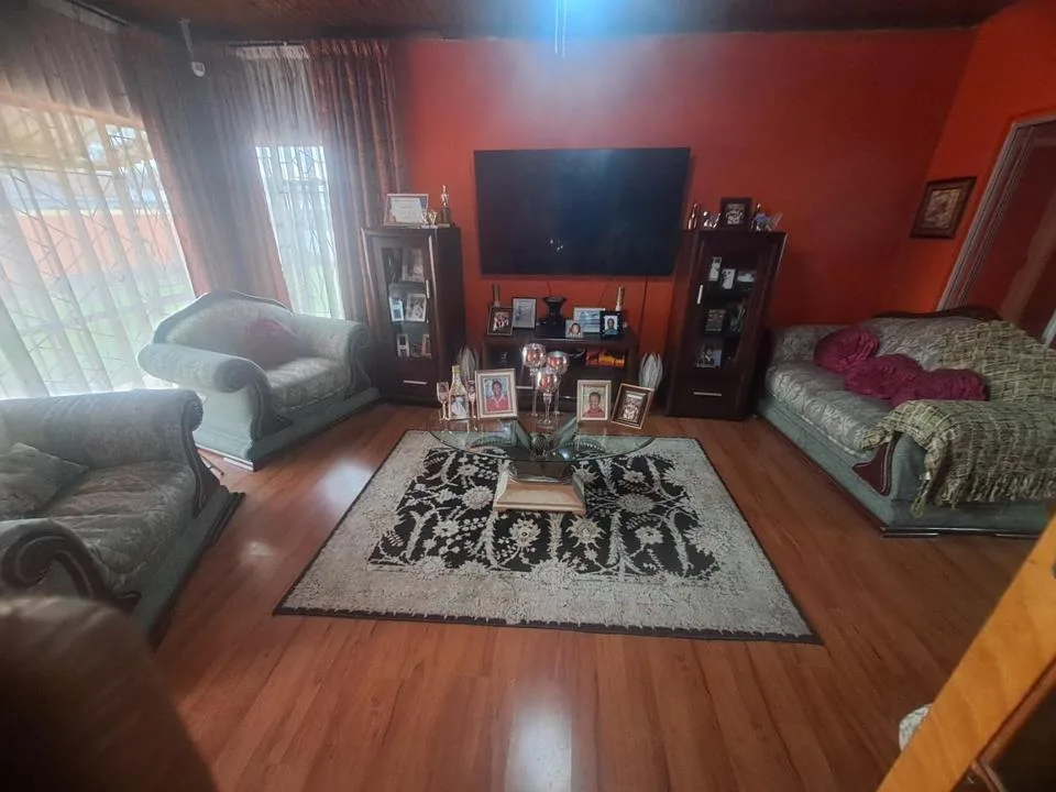 3 Bedroom House for sale in Leondale