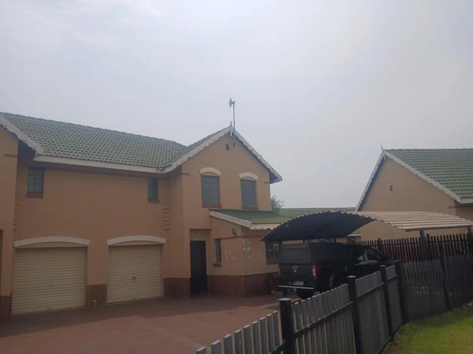 3 Bedroom Townhouse for sale in Reyno Ridge