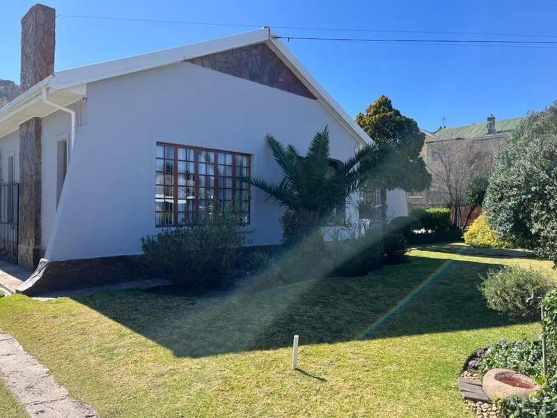 11 Bedroom House for sale in Top Town
