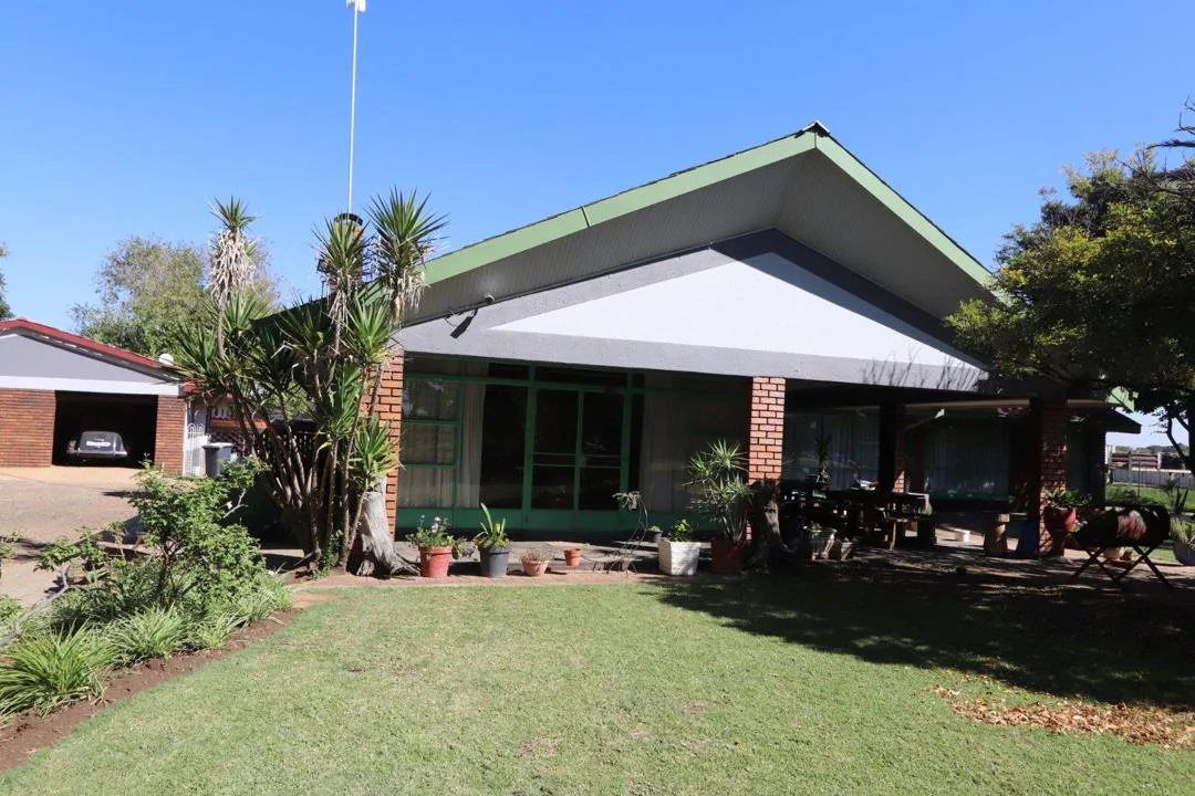 4 Bedroom House for sale in Buyscelia