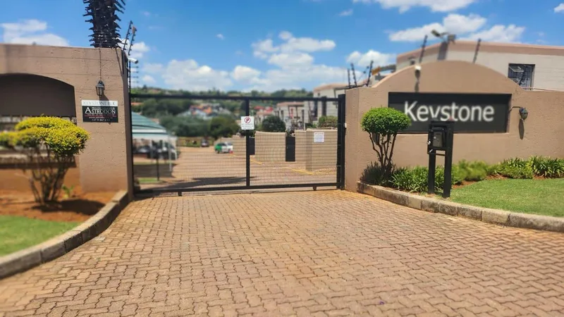 2 Bedroom House for sale in Glenvista
