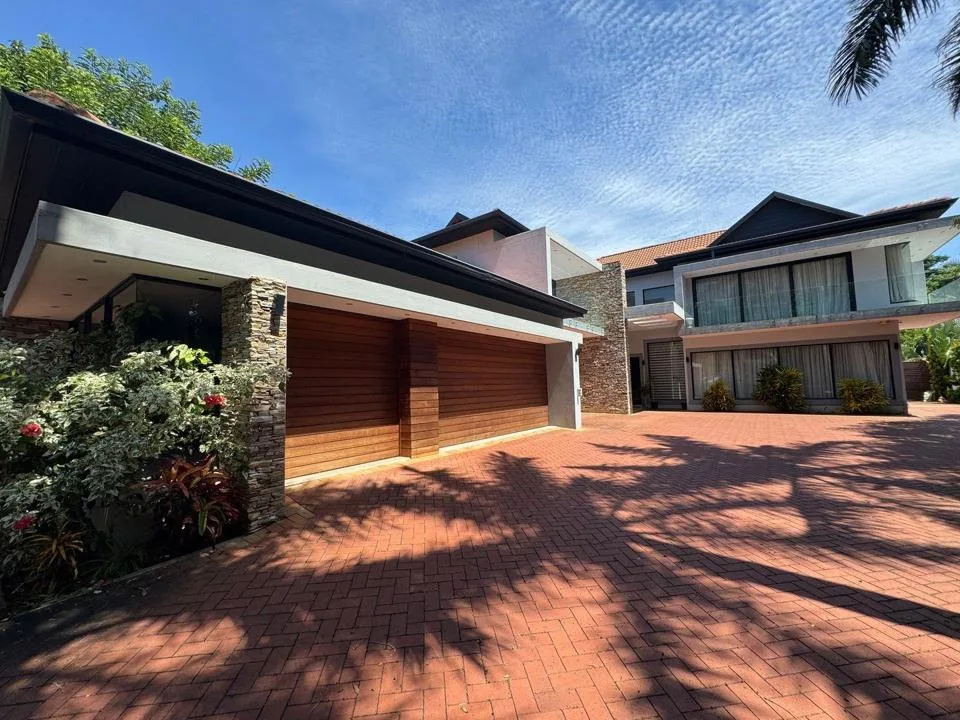 4 Bedroom House for sale in Umhlanga Ridge