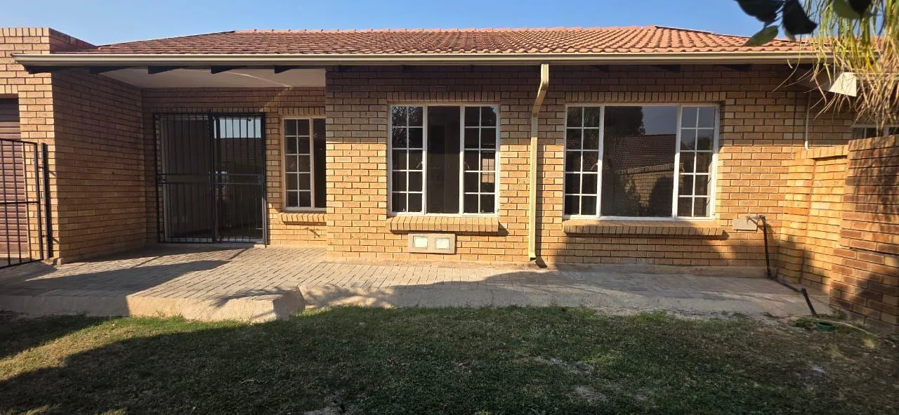 2 Bedroom Townhouse for sale in Sinoville