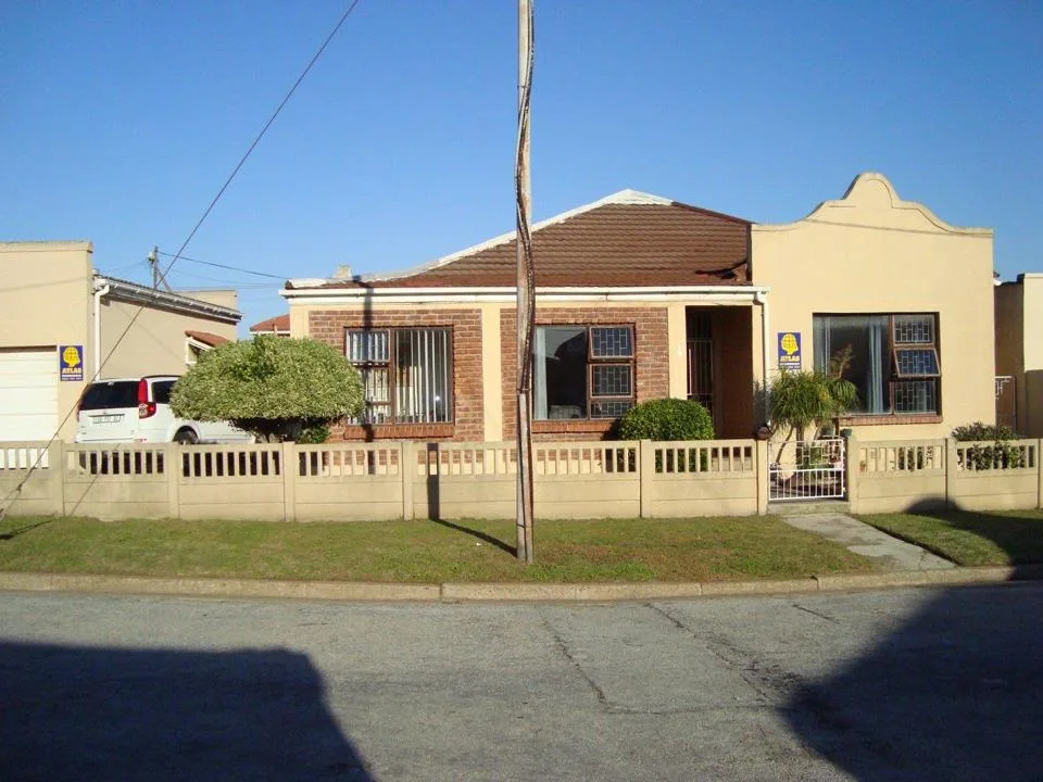 3 Bedroom House for sale in Sydenham