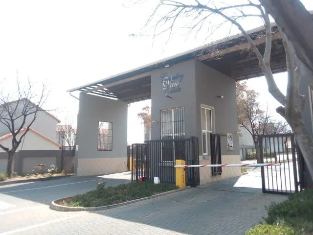 2 Bedroom House to rent in Country View