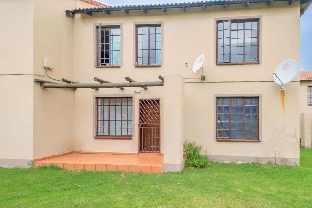 2 Bedroom Apartment / flat for sale in Roodepoort West