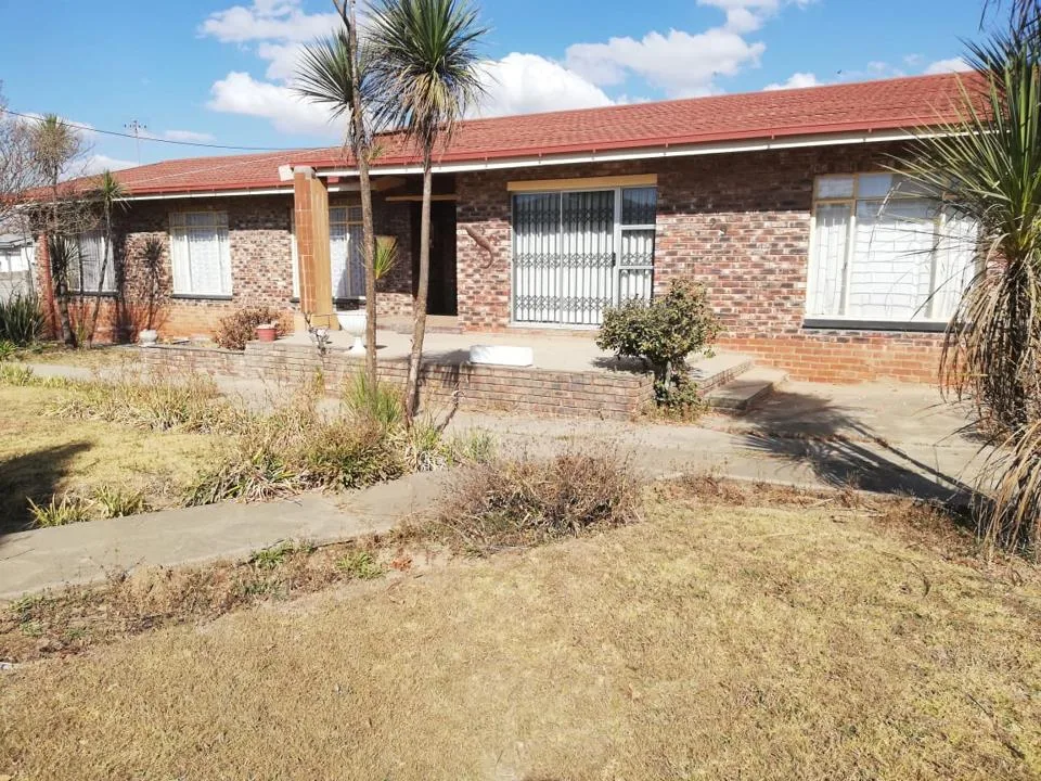 5 Bedroom House for sale in Ficksburg