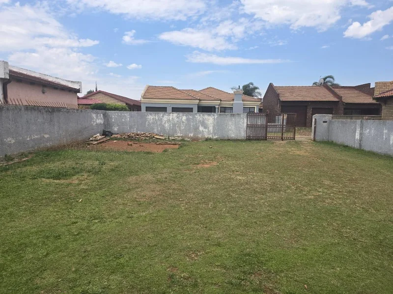 2 Bedroom House in Spruit View