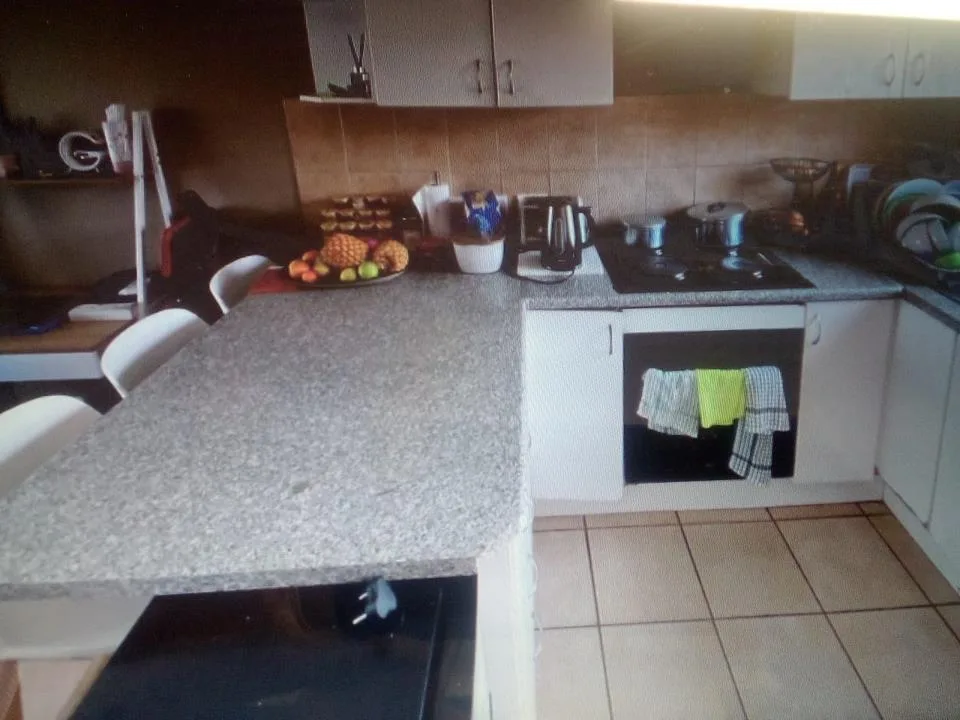2 Bedroom Townhouse for sale in Heuwelsig Estate