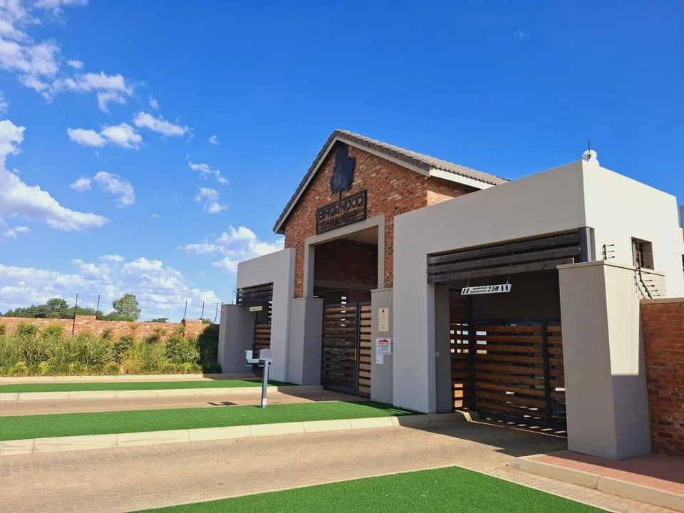 3 Bedroom Townhouse for sale in Baillie Park