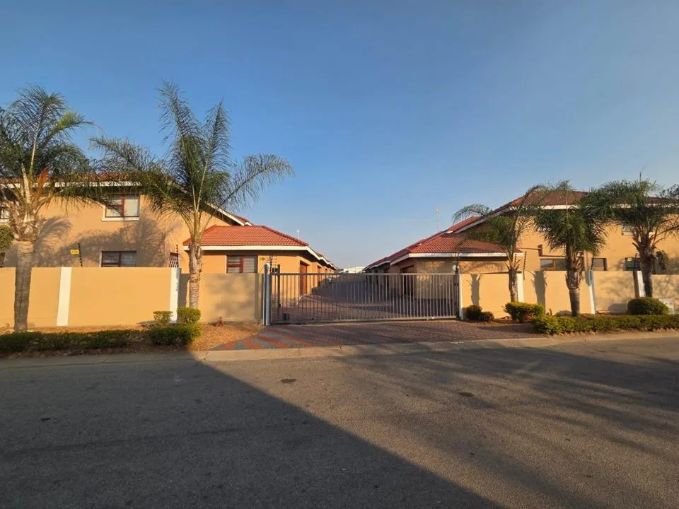 3 Bedroom Apartment / flat for sale in Casa Acacia