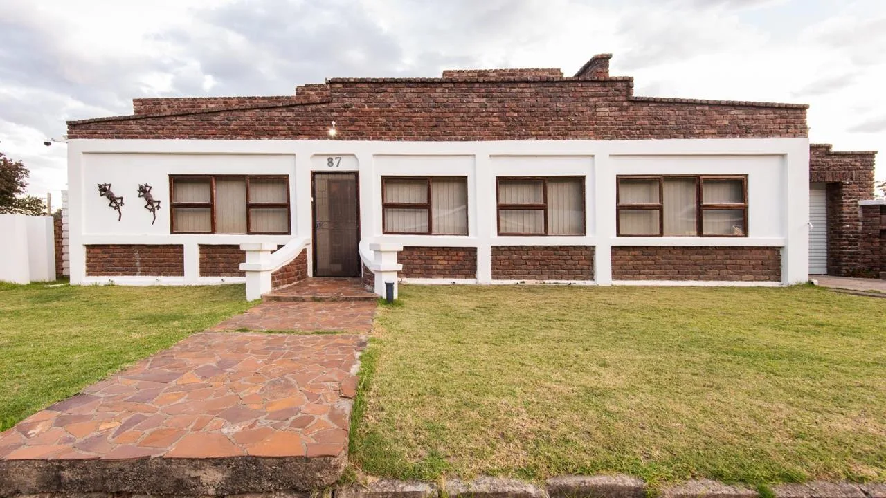 5 Bedroom House for sale in Somerset East