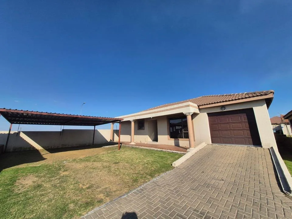 3 Bedroom House for sale in Noordrand