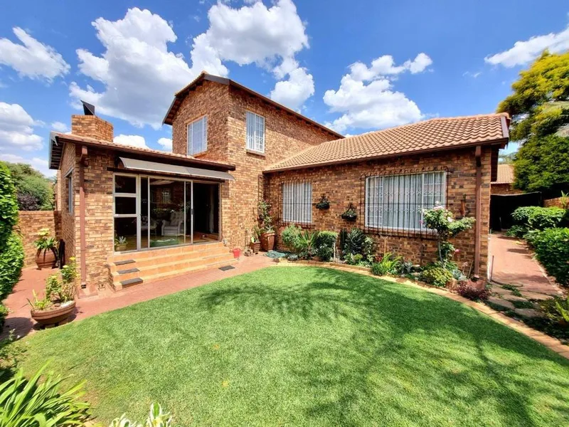4 Bedroom Townhouse for sale in Randpark Ridge