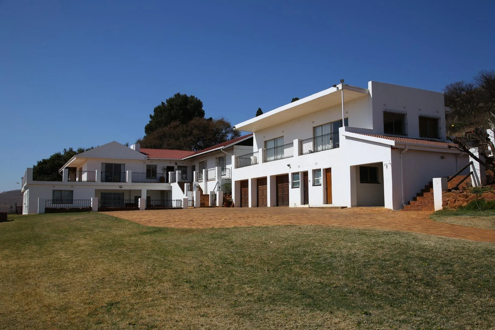 2 ha Farm with House in Hartzenbergfontein