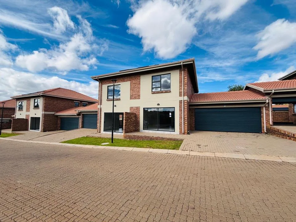 3 Bedroom Townhouse to rent in Jackaroo Park