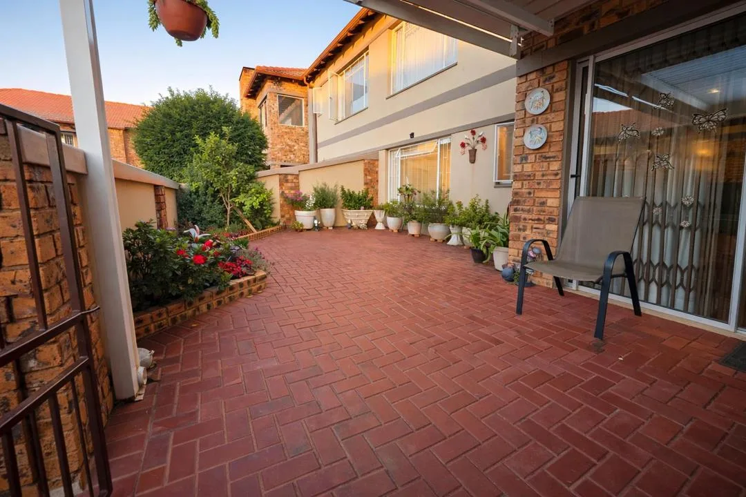 2 Bedroom Apartment / flat for sale in Norton Park